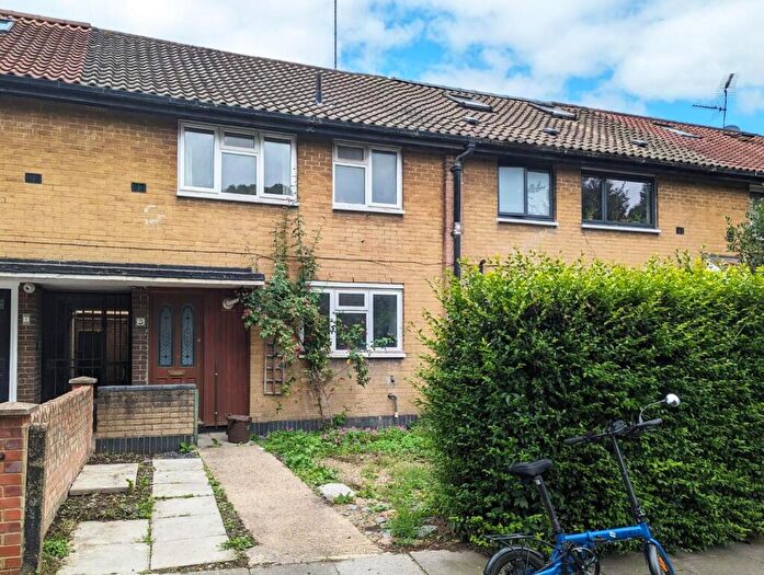 2 Bedroom Terraced House To Rent In Sidney Street, London, E1