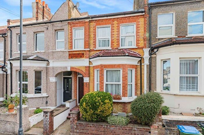 3 Bedroom Terraced House For Sale In Tuscan Road, London, SE18