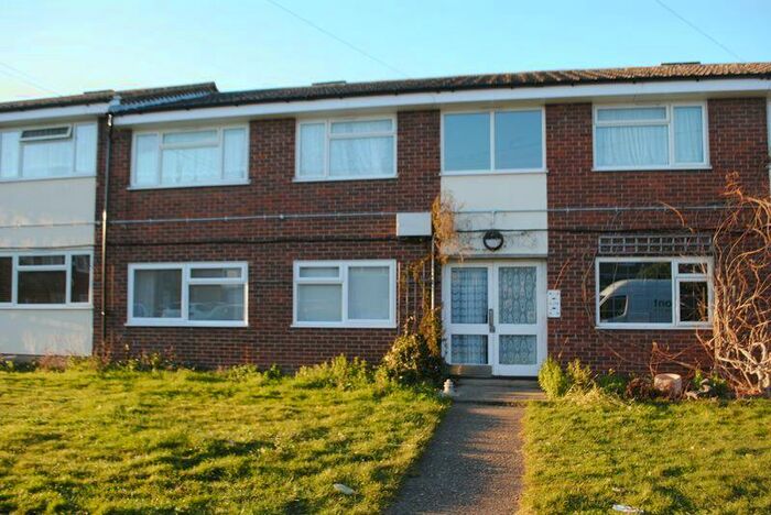 1 Bedroom Flat To Rent In Kingsmere, Benfleet, SS7