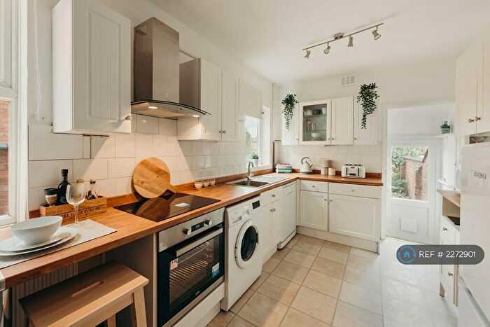 5 Bedroom Terraced House To Rent In Manfield Road, Northampton, NN1
