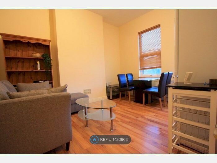 2 Bedroom Maisonette To Rent In Franciscan Road, London, SW17