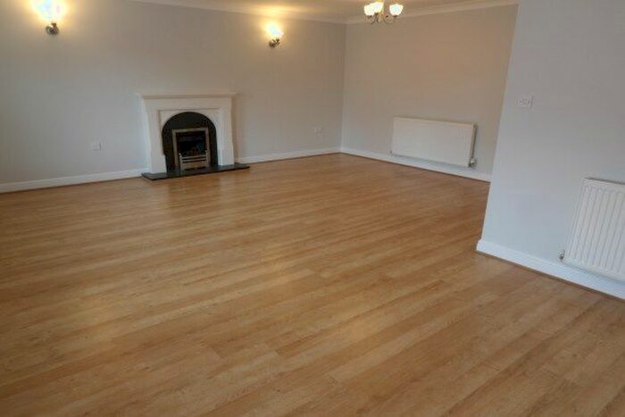 3 Bedroom Property To Rent In Mellor Close, Blackburn, BB2