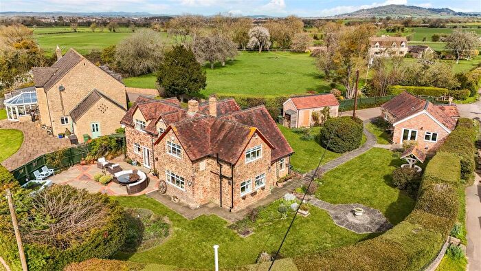 6 Bedroom Cottage For Sale In Haresfield, Stonehouse, GL10