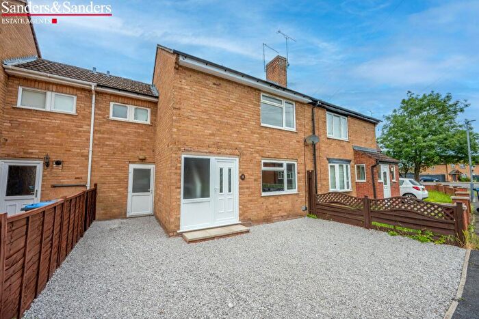 3 Bedroom Terraced House For Sale In Avon Crescent, Alcester, B49