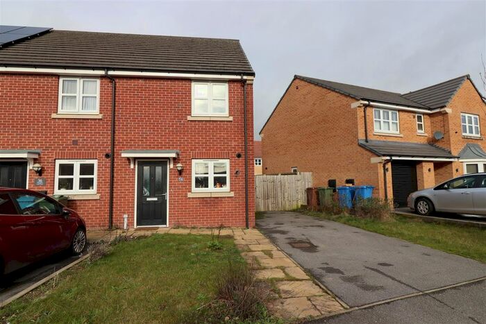 2 Bedroom End Of Terrace House For Sale In White Mill Drive, Pocklington, York, YO42