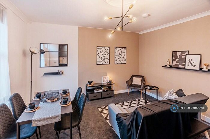 2 Bedroom Terraced House To Rent In Woodside Place, Leeds, LS4