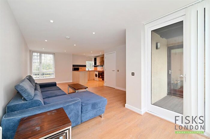 2 Bedroom Flat To Rent In Raleana Road, London, E14