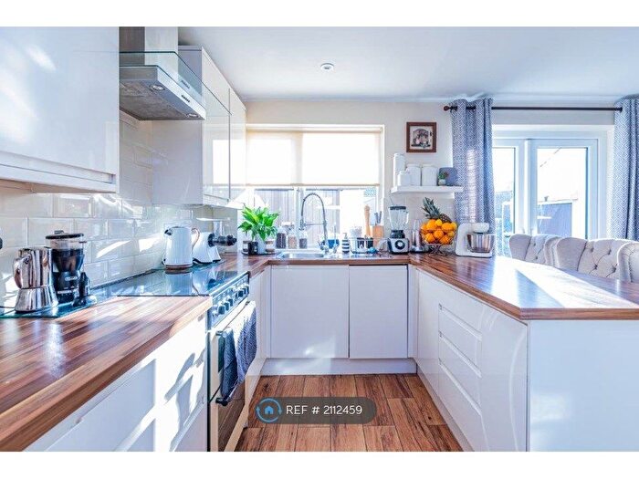 2 Bedroom Terraced House To Rent In Kings Weston Avenue, Bristol, BS11