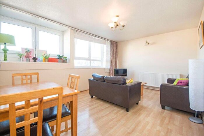 3 Bedroom Flat To Rent In Yelverton Road, London, SW11