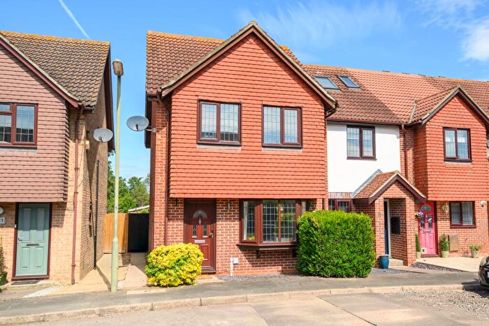 3 Bedroom Semi-Detached House For Sale In Armstrong Close, Walton-on-Thames, KT12