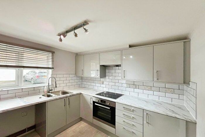 3 Bedroom End Of Terrace House To Rent In Sherriff Close, Esher, KT10