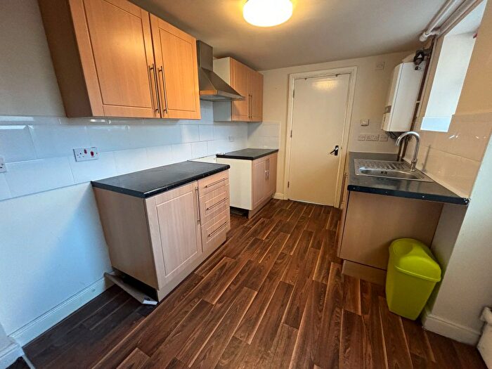 2 Bedroom Flat To Rent In Langholm Road, Thurnby Lodge, Leicester, LE5