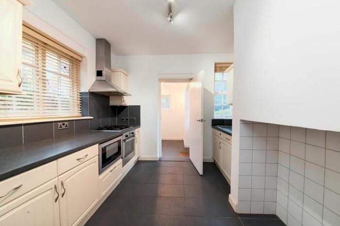 3 Bedroom Cottage To Rent In Asmuns Hill, Hampstead Garden Suburb, NW11