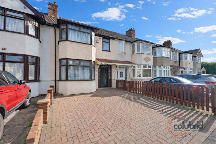 3 Bedroom Terraced House For Sale In Rom Crescent, Romford, RM7