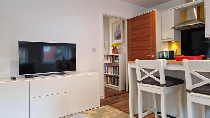 1 Bedroom Flat For Sale In Lower Dagnall Street, St. Albans, AL3