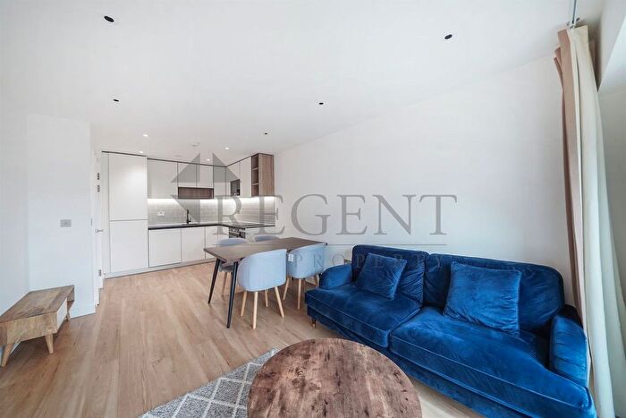 1 Bedroom Flat To Rent In Fairbank House, Beaufort Square, NW9