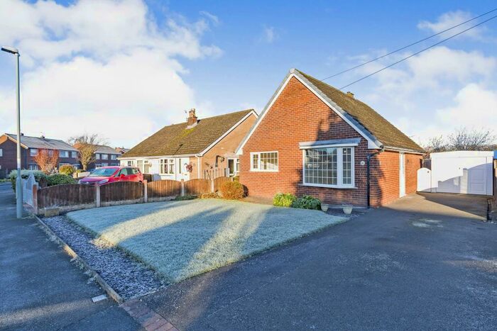 2 Bedroom Bungalow To Rent In Albany Drive, Walton-le-Dale, Preston, PR5