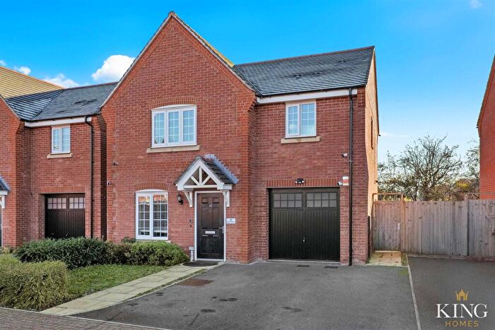 3 Bedroom Detached House For Sale In Chedworth Close, Stratford-Upon-Avon, CV37