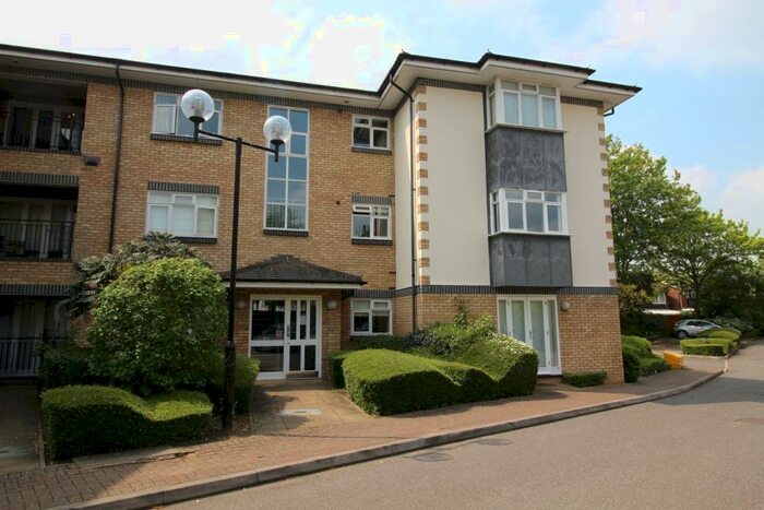 2 Bedroom Apartment To Rent In Stevenage Road, Hitchin, SG4