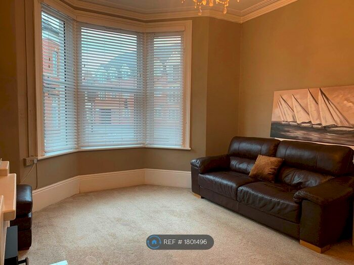 3 Bedroom Terraced House To Rent In Priory Avenue, Taunton, TA1