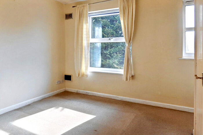 2 Bedroom End Of Terrace House For Sale In Delapre Drive, Banbury, OX16