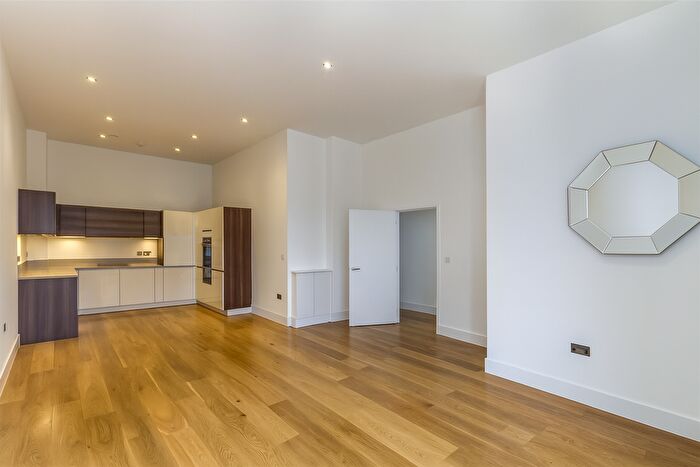2 Bedroom Flat To Rent In Faraday Road, London, W10