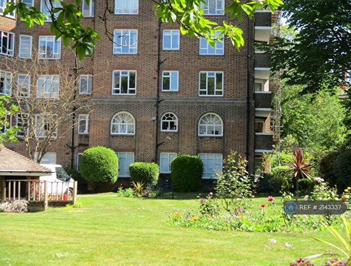2 Bedroom Flat To Rent In Furze Hill, Hove, BN3