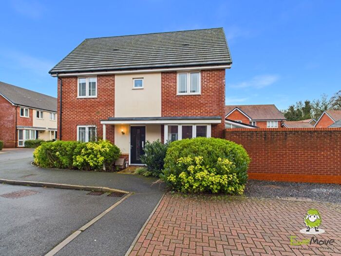 3 Bedroom Semi Detached House For Sale In The Coach Road, Basingstoke, Hampshire, RG23