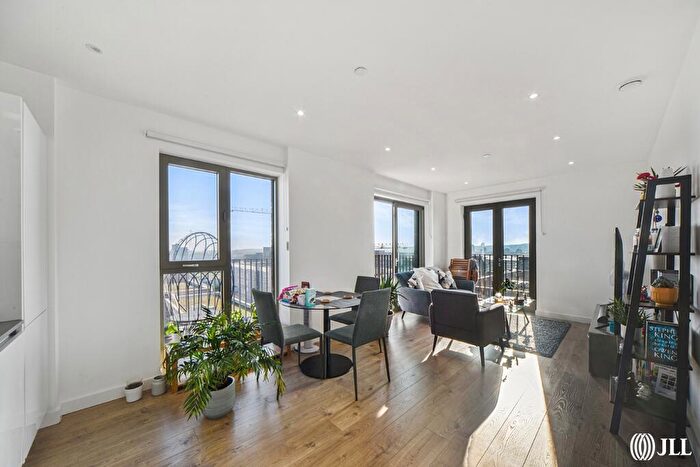 1 Bedroom Flat To Rent In Galley House, Atlantis Avenue, E16