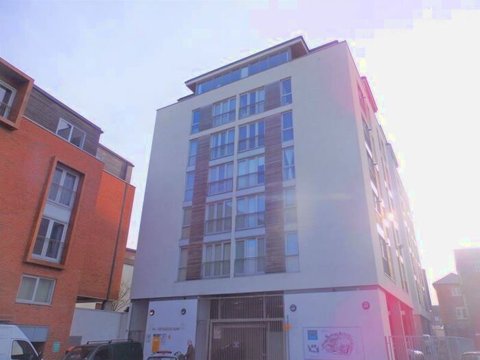 1 Bedroom Apartment To Rent In Castle Quay, Bedford, MK40