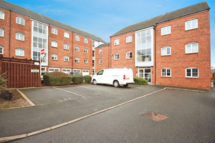 2 Bedroom Flat For Sale In Chandley Wharf, Warwick, CV34