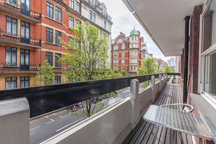2 Bedroom Flat To Rent In Weymouth Street, Marylebone, London, W1W