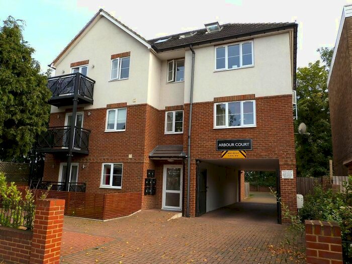 2 Bedroom Flat To Rent In High Street, Harlington, Middlesex, UB3