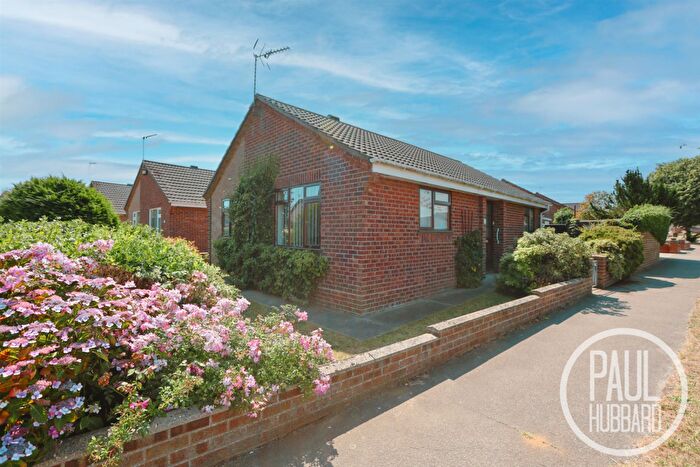 2 Bedroom Detached Bungalow For Sale In Crestview Drive, Lowestoft, NR32