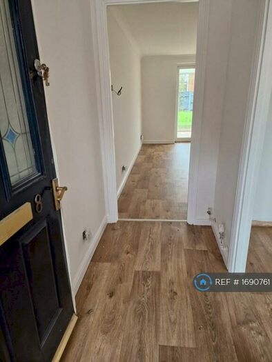 2 Bedroom Terraced House To Rent In Sycamore Close, Loughton, IG10
