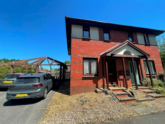 3 Bedroom Semi-Detached House To Rent In Peterborough Gate, Willen Park, Milton Keynes MK15