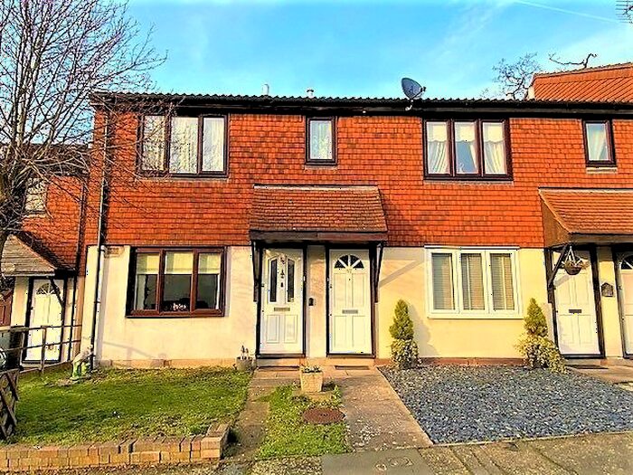 1 Bedroom Flat To Rent In Stapleford Close, Chingford, E4