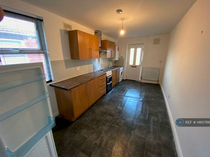 3 Bedroom Flat To Rent In Erdington, Birmingham, B23