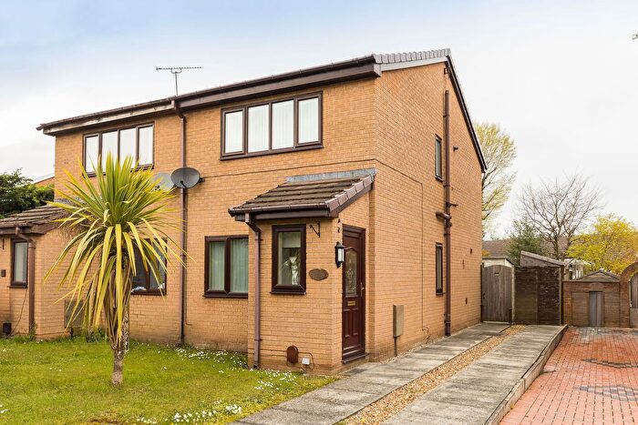 2 Bedroom Semi-Detached House For Sale In Roft Close, Wrexham, LL11