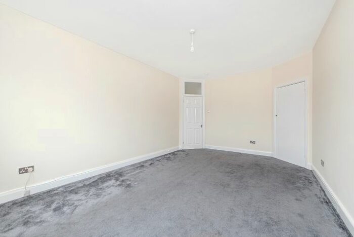 2 Bedroom Flat To Rent In Upper Woburn Place, London, WC1H
