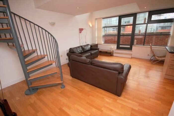 3 Bedroom Apartment To Rent In Lake House, Ellesmere Street Manchester, M15