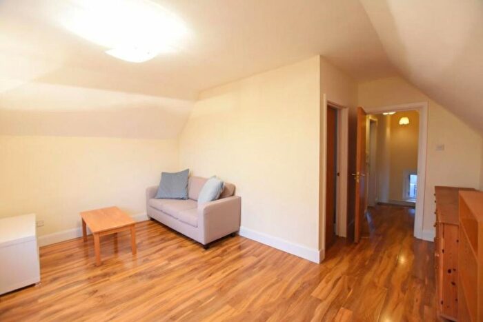 2 Bedroom Flat To Rent In Archway Road, London, N6