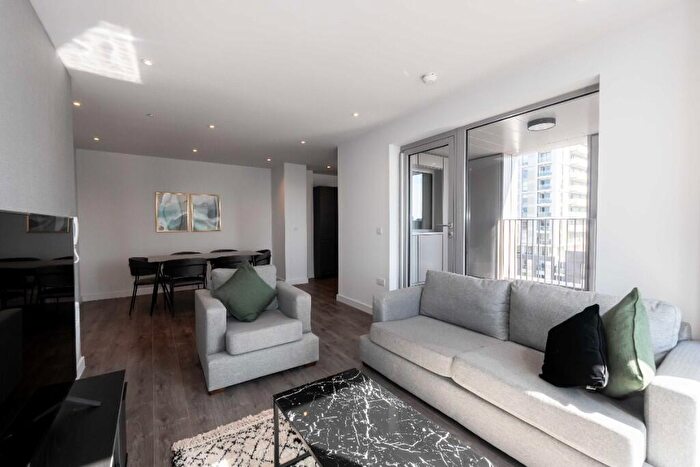 3 Bedroom Apartment To Rent In Greengate, Manchester, Greater Manchester, M3