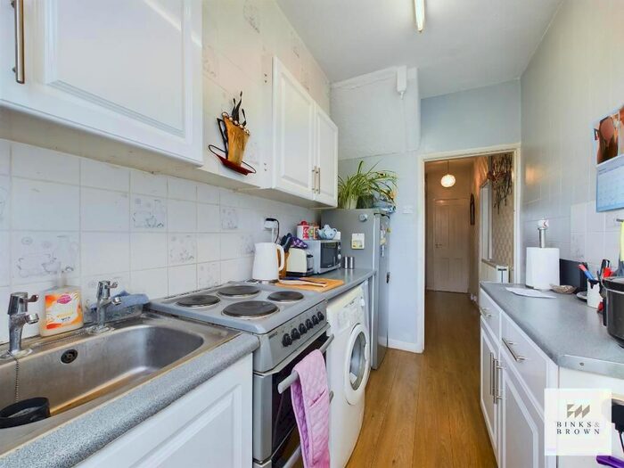 2 Bedroom Terraced House For Sale In Dagenham Avenue, Dagenham, Essex, RM9