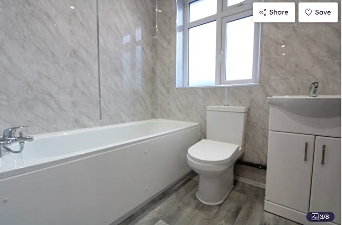 4 Bedroom End Of Terrace House To Rent In Southwood Drive, Surbiton, KT5