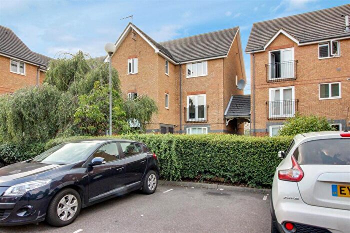 2 Bedroom Flat To Rent In Farthingale Court, Waltham Abbey, EN9