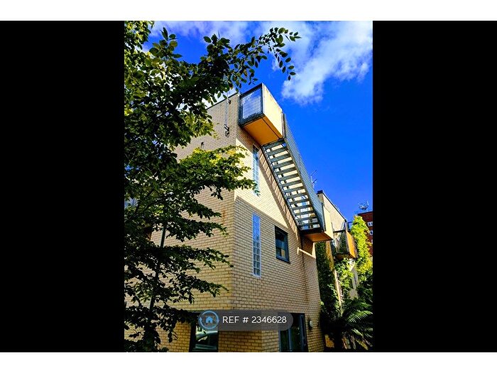 3 Bedroom Detached House To Rent In Betsham Street, Manchester, M15