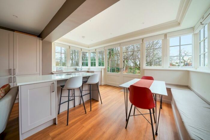 2 Bedroom Cottage To Rent In Darlings Lane Maidenhead, SL6