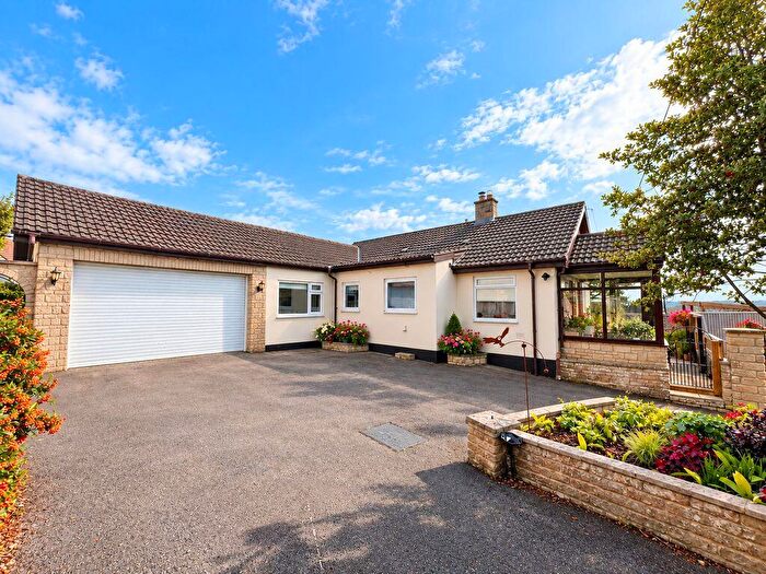 3 Bedroom Detached House For Sale In Kingsway, Holcombe, BA3