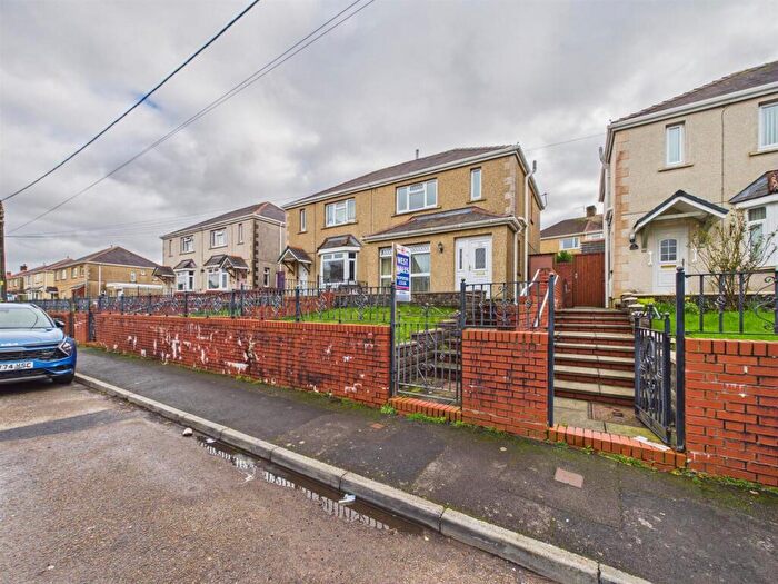 3 Bedroom Semi-Detached House For Sale In Hillfield Villas, Kidwelly, SA17